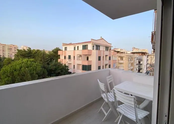 House * ドゥラス